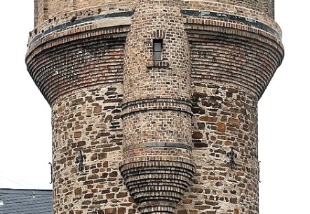 Wasserturm mit Kontrollschacht