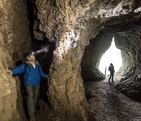 Gerolsteiner Felsenpfad: indrukwekkende beukenholengrot, © Eifel Tourismus GmbH/D. Ketz