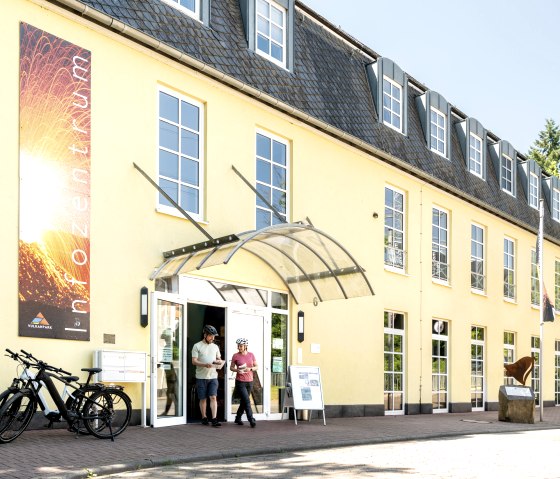 Omweg naar het informatiecentrum van het vulkaanpark Rauschermühle op het vulkaanpark-fietspad, © Eifel Tourismus GmbH, Dominik Ketz