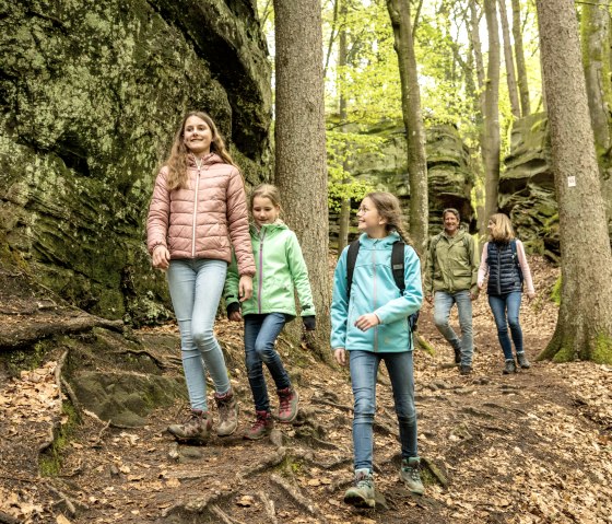 Mit der Familie unterwegs bei der Lauschtour Grüne Hölle, © Eifel Tourismus GmbH, Dominik Ketz
