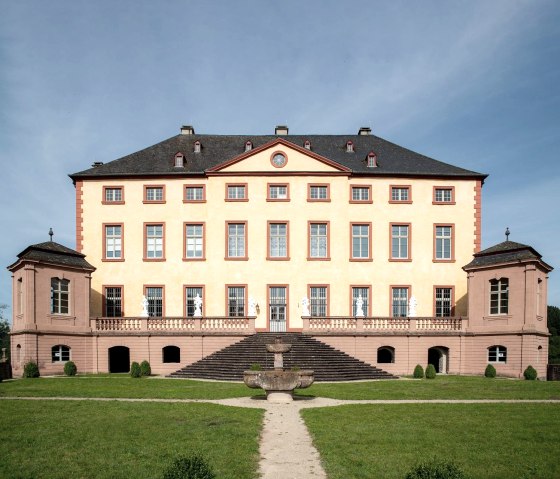 Runder Garten Schloss Malberg, © Tourist-Information Bitburger Land