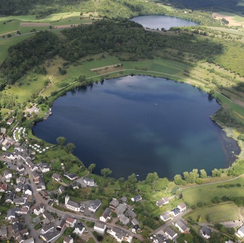 Sentier de l'Eifel, Schalkenmehrener et Weinfelder Maar, © Eifel Tourismus GmbH - Helmut Gassen