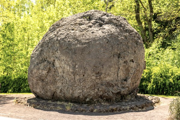 Lava bomb Strohn, D. Ketz