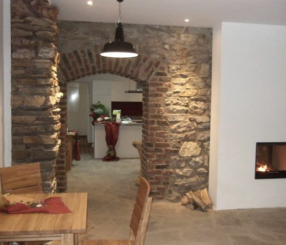 Binnenruimte met open haard, © Nordeifel Tourismus GmbH & Taverne Nettersheim