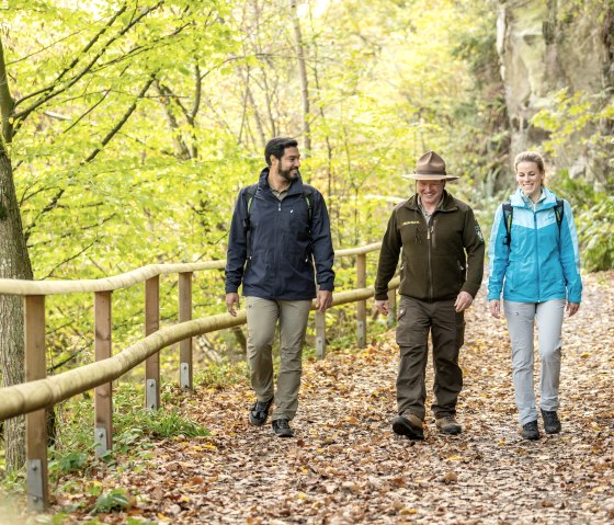 Avec un ranger sur le Wildnis-Trail, © Eifel-Tourismus GmbH, Dominik Ketz