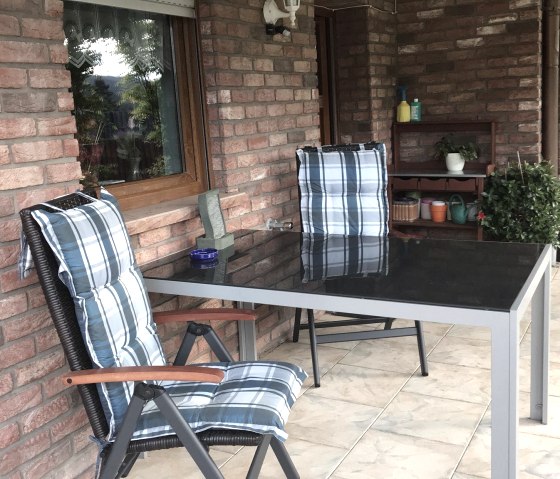 Garden/ Chair Table