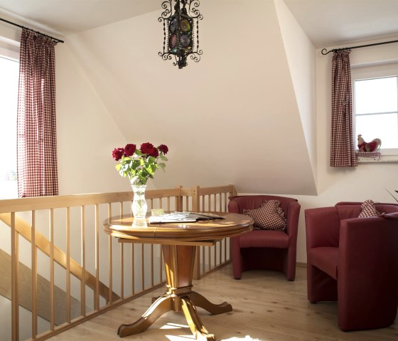 vestibule vers les chambres, © Nordeifel Tourismus GmbH & Haus am Hahnenberg