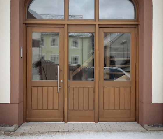 die Eingangstür zur umgebauten Scheune
