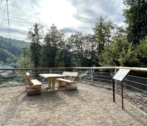 Aire de repos près du pont suspendu des cascades d'Irrel, © Naturpark Südeifel, Ansgar Dondelinger
