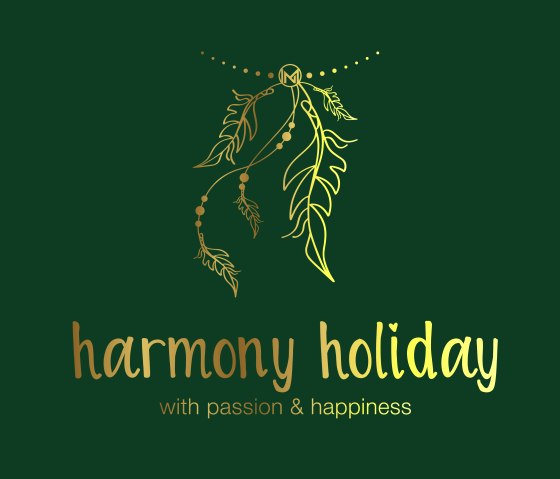 harmony holiday_Logo_gold auf gruen
