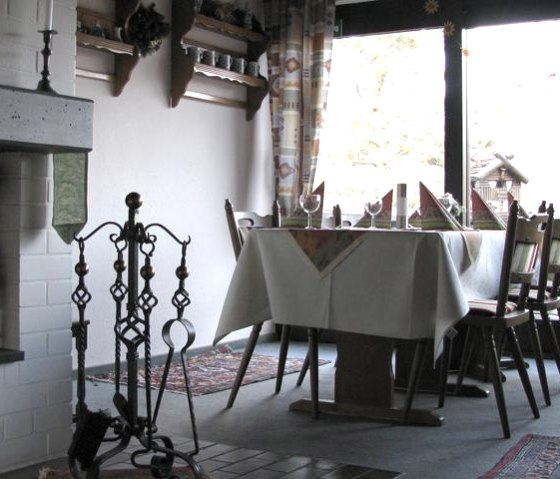 Breakfast room, © Nordeifel Tourismus GmbH & Garni Hotel Salzberg