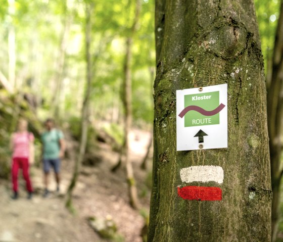 De kloosterroute is overal bewegwijzerd, © Eifel Tourismus GmbH, Dominik Ketz