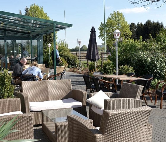 The outdoor area, © Rotes Einhorn