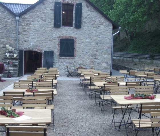 Catering in de buitenlucht., © Nordeifel Tourismus GmbH & Taverne Nettersheim