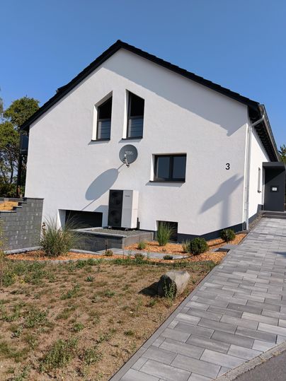2025 kernsaniertes Zweifamilienhaus