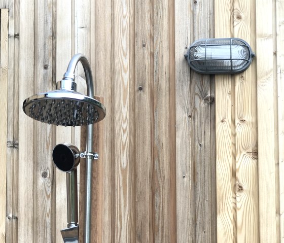 Outdoor shower and outdoor lighting, © Bogawski/Matzke