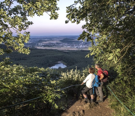 Panoramisch uitzicht vanaf de Teufelskanzel, © Kappest/Vulkanregion Laacher See