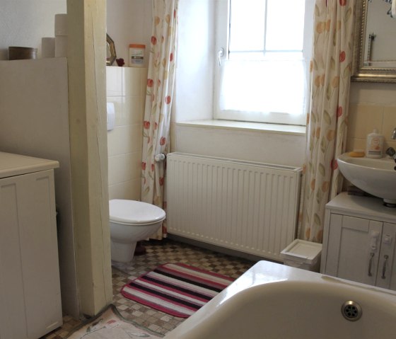 Bathroom with washing machine