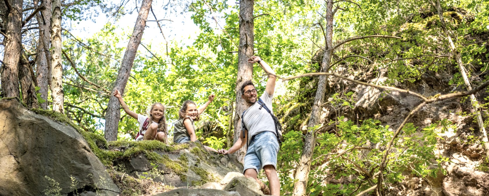 Le plaisir de la randonnée avec les enfants sur le sentier de rêve Vulkanpfad, © Eifel Tourismus GmbH, Dominik Ketz