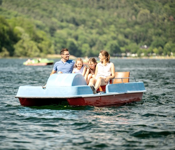 Boating on Lake Laach, © Eifel Tourismus GmbH, Dominik Ketz