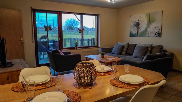 Une ferme accueillante dans l'Eifel avec vue sur des vaches et un paysage verdoyant. Des appartements de vacances confortables offrent une occasion parfaite pour des vacances en pleine nature.