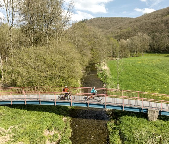 Idyllische fietstocht langs de Enz op het Enz-fietspad, © Eifel Tourismus GmbH, Dominik Ketz