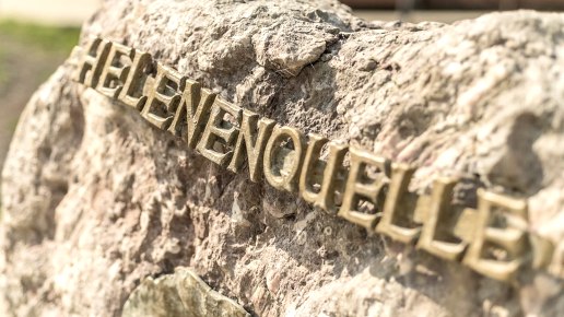 Schriftzug Helenenquelle, © Eifel Tourismus GmbH, Dominik Ketz