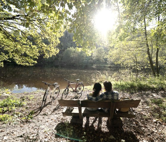 Verschnaupause am Ufer Der Rur@Städteregion Aachen_D. Stratmann, © Eifel-Tourismus GmbH, Dominik Ketz
