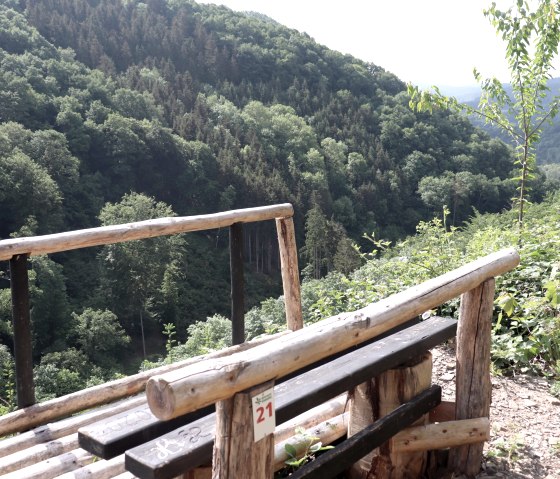 Bank met uitzicht op het Prümtal, © Tourist-Information Islek