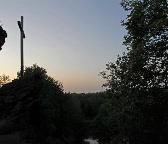 Gipfelkreuz am Kratersee Windsborn/Bettenfeld