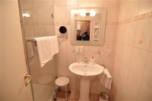 Double room suite Olbrück Castle bathroom