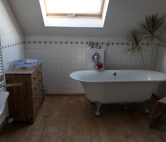 Large bathroom, © Nordeifel Tourismus GmbH & Ferienwohnung Sternenblick
