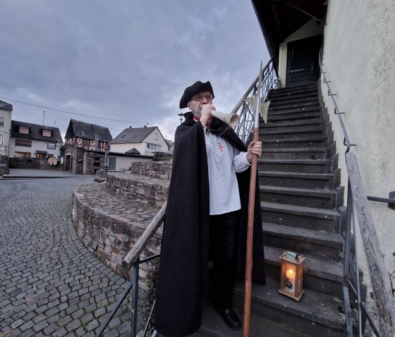 Der Nachtwächter mit seinem Signalhorn, © Touristik-Büro Schieferland Kaisersesch