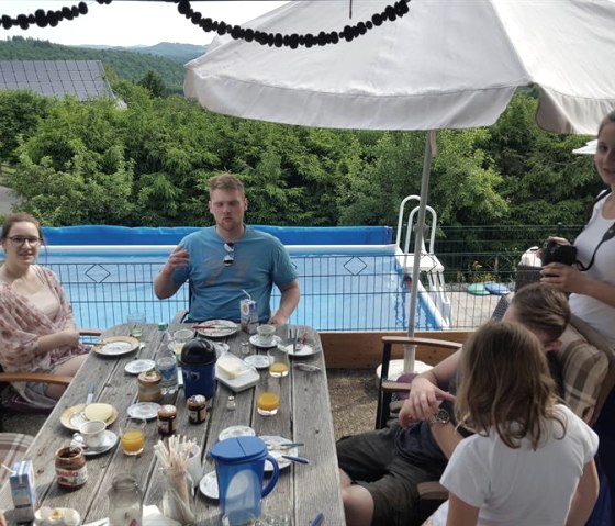 Breakfast by the pool
