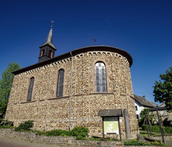 Church in Herresbach and starting point of the trail, © Laura Rinneburger