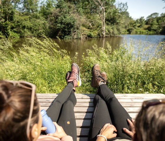 Pause détente au Mußeplatz, étang de pêche au Richelberg, sentier du ruisseau, © Eifel Tourismus GmbH, Dominik Ketz