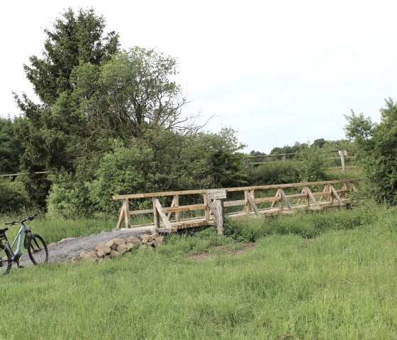 Maare- Mosel Radweg in der Nähe, © Martina Eis