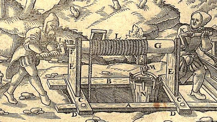 Une illustration historique de deux personnes utilisant une machine complexe. La scène montre un dispositif technique dans un environnement rural.