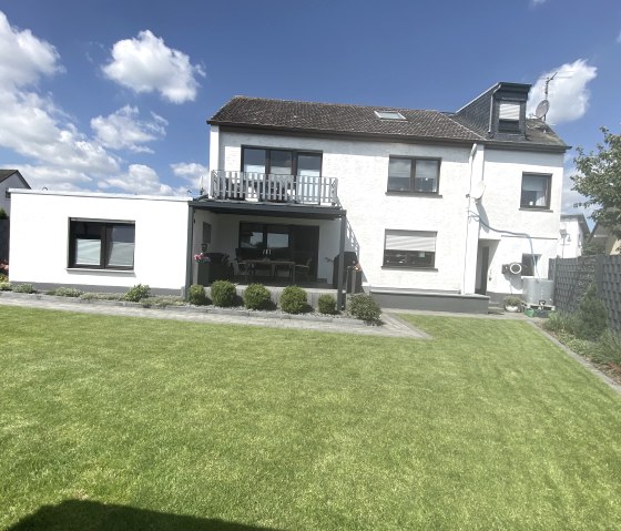 Haus Gartenansicht