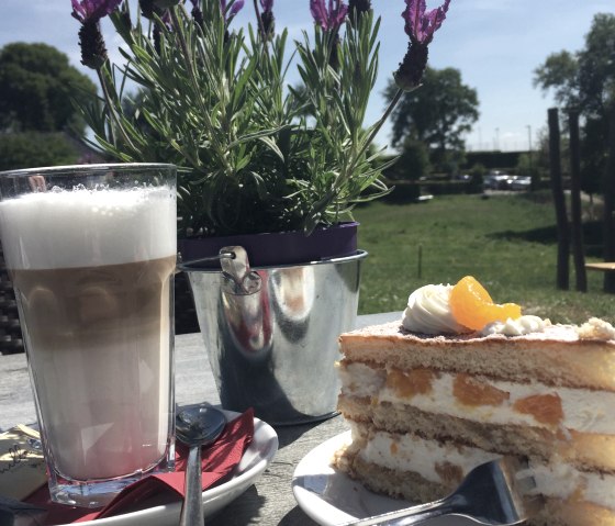 Koffie met gebak in de Alte Molkerei, © Monschau-Touristik