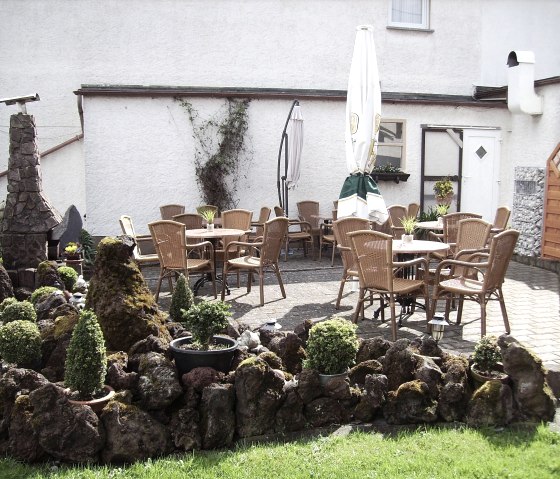 Terrasse, © Tröster-Gilles/Dorfkrug Roes