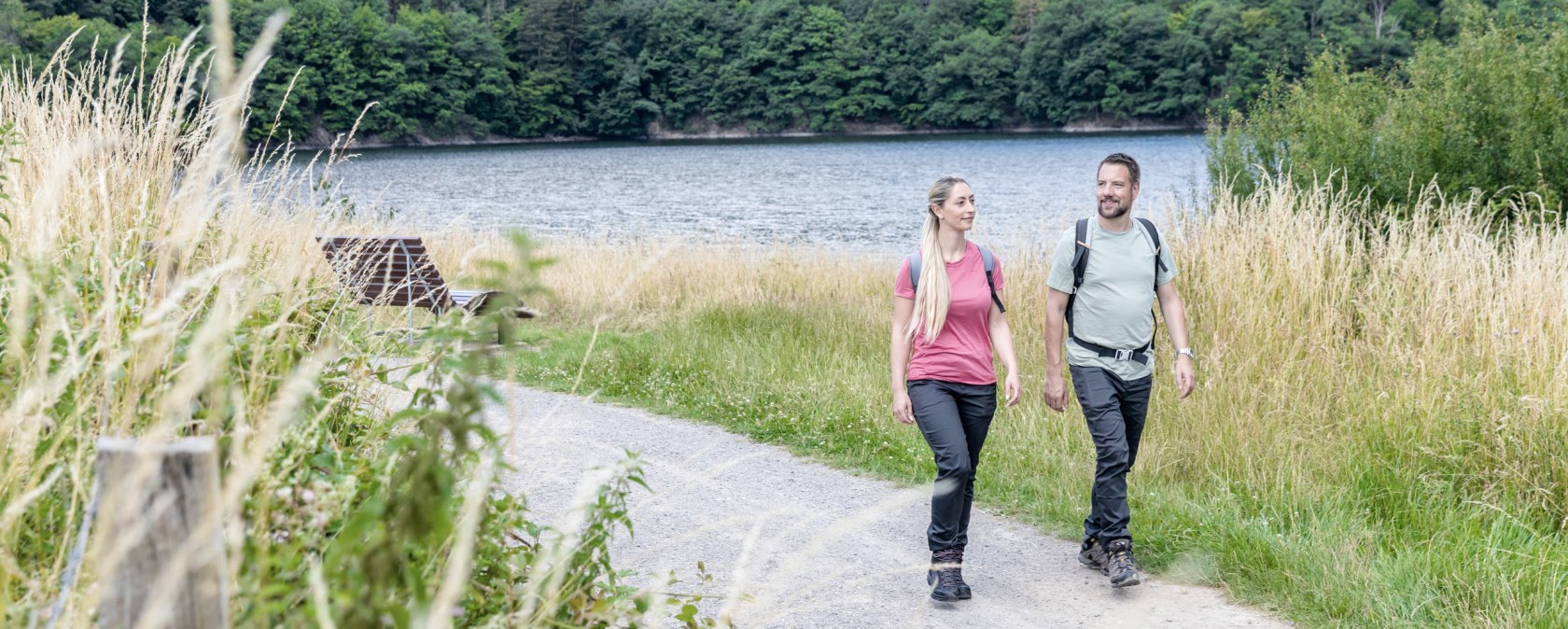 Hiking on the wilderness trail, © AR-shapefruitAG