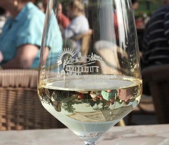 Verre à vin, © Esther Diederen, Waldferienpark Gerolstein