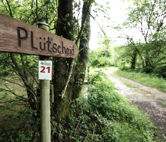 Wegwijzers en markeringen, © Harald Geimer