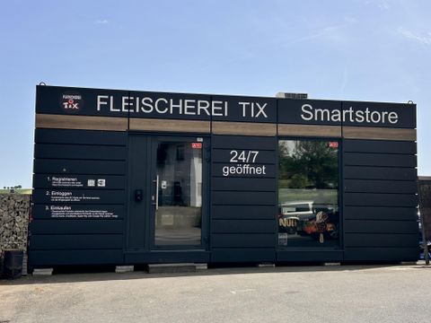 Shopping container of the butcher shop Tix, front view