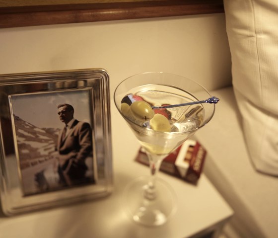 James Bond details, © © Bermond Mediadesign - Krimihotel
