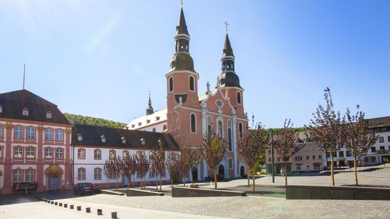 Ein Picknick-Konzert im Kurpark in Prüm. Es gibt akustische Live-Musik und der Eintritt ist frei, Spenden sind willkommen.