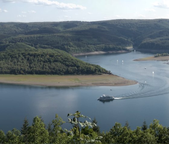 Le circuit cyclotouriste Eifel-Höhen-Route longe les rives du Rursee, © Eifel Tourismus GmbH/P. Jacob