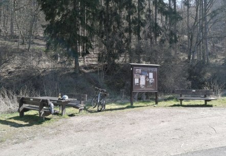 Rastplatz am Ahr-Radweg bei Müsch2, © Tourist-Information Hocheifel-Nürburgring