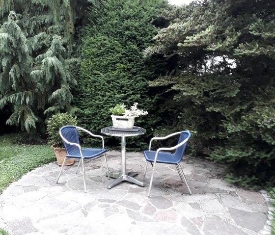 Seating in the garden, © Poll